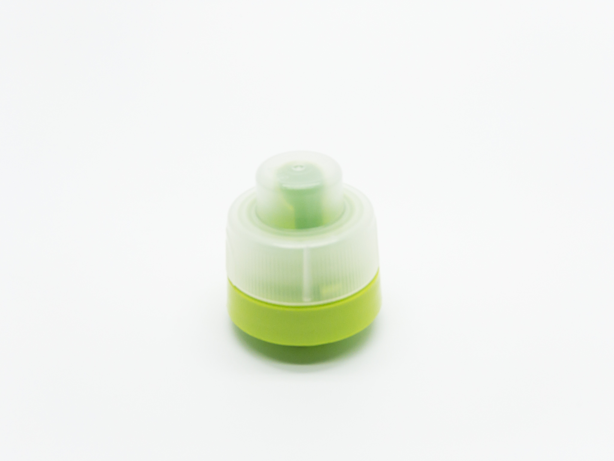 4230 42mm 2 Piece Measuring Cap Child Resistant w Pourer Menshen
